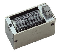 Machine auto-adhésive à numéro de marque de 2mm 4-9 chiffres avec tête de codage 210 inclinée vers l'arrière pour un codage de ceinture efficace