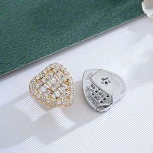 Joyas de Uso Diario Unisex con Circonita Cúbica en Forma de Corazón, Engaste de Bisel en Oro y Plata para Uso Dental - Product Image 4