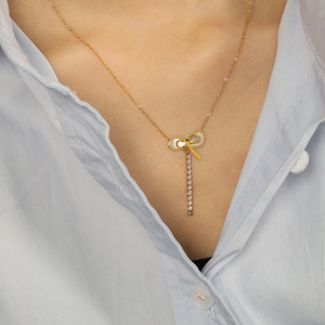 สร้อยคอรูปโบว์สีทองประดับมุกและพู่เพชรสำหรับผู้หญิงใส่ได้ทุกวัน - Product Image 4