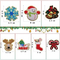 Patch brodé en chenille personnalisé pour Noël, motif 3D Père Noël et sapin, thermocollant, écusson de fête écologique pour vêtements, chapeaux et sacs