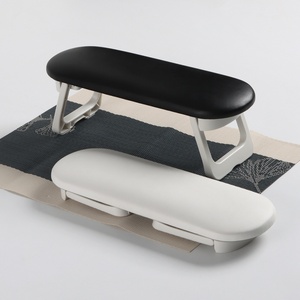 Coussin de manucure portable et pliable en plusieurs couleurs pour les tables de manucure des salons de beauté - Product Image 4
