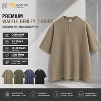 Chemise gaufrée pour homme, col Henley, en polyester et coton, coupe oversize décontractée, effet délavé et vieilli, style vintage, vente en gros, mode urbaine