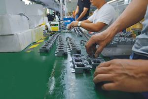 <span class=keywords><strong>Sensor</strong></span> hujan Mini otomatis rumah pintar untuk rumah hijau atau pabrik aksesori kontrol aktuator Motor jendela bangunan besar - Product Image 3