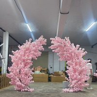 Flores artificiales de alta calidad Arco curvo de cereza Arco de boda para decoración de eventos