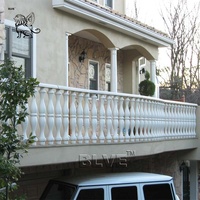 Rampe d'escalier de luxe en marbre blanc pour décoration de villa, balustrade en pierre naturelle sculptée à la main de qualité supérieure pour l'aménagement intérieur