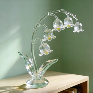 Sculpture en résine transparente de lys de la vallée - Décoration moderne pour la maison, cadeau de fête, ornement de sculpture personnalisé Bozhiyi - Product Image 2