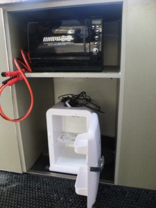 Remolque de Lujo para Dos Caballos con Carga Recta y Armario, Estándar Europeo - Product Image 5