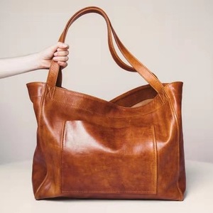 Sac fourre-tout décontracté pour femme avec fermeture éclair, grande capacité, poches souples en PU, nouveau style tendance, sac à bandoulière - Product Image 1