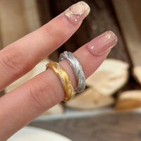 Bague pour femme en or 18 carats plaqué or, style chinois, torsadée, brossée, incrustée de zircon, simple, polyvalente et tendance, vente en gros d'usine