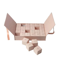 Boîte de calendrier de l'avent personnalisée vide en carton pour bijoux et chocolats, faible quantité minimale de commande, fermeture magnétique, doublure en éponge, matériaux recyclés