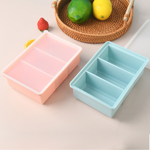 Bandeja de Hielo Reutilizable de Silicona de Grado Alimenticio, Ecológica, Flexible, Segura, Multitamaño, con Tapa - Product Image 1