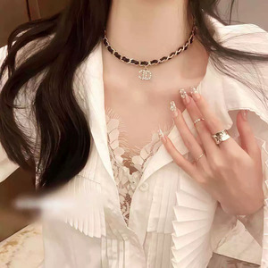 Collier pendentif en acier inoxydable plaqué or 18 carats avec zircon, inspiré des grandes marques de luxe, tendance, cadeau d'amour pour homme et femme - Product Image 2