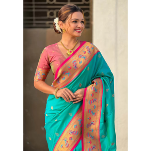 Sari en soie Paithani Elite Weaves, bleu ciel, avec des motifs Meenakari minuscules, tissé avec des fils Zari, avec des écharpes et des châles traditionnels contrastés, 0,65 g - Product Image 5