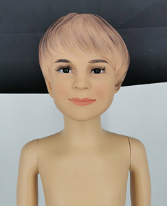 หุ่นเด็กแต่งหน้าแบบเต็มตัว ทำจากพลาสติก PE สำหรับเด็กอายุ 7-8 ปี พร้อมขาตั้งและวิกผม สูง 110 ซม. - Product Image 4