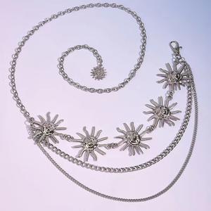 Cadena de cintura metálica con colgante de sol, de aleación de zinc dorada, estilo punk, para fiesta, para mujer, diseño de una sola vuelta - Product Image 3