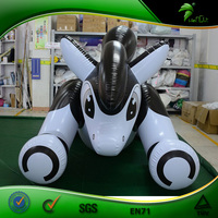 Beau cheval gonflable, cheval noir fait sur commande gonflable d'air pour l'enfant