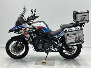 Motocicleta de Aventura 502X 500cc con Motor Refrigerado por Agua, Apta para Todas las Condiciones de Carretera y Conducción Todoterreno - Product Image 3