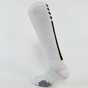 Cổ Điển Dày Thể Thao Elite Tùy Chỉnh Thiết Kế OEM Thể Thao Vớ Đầu Gối Cho Bóng Rổ Bóng Đá Bóng Đá Terry Dài Crew Stocking - Product Image 2