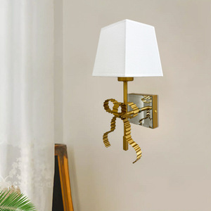 Lámpara de pared de lujo ligero estilo francés para sala de estar, lámpara de pared de cabecera de dormitorio estilo americano, moderna y minimalista - Product Image 3