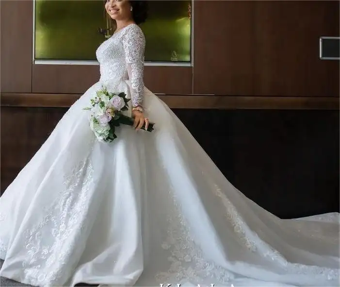 new elegant women wedding dress pure white lace bridal wedding gown with tail