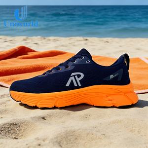 Fournisseur direct du Vietnam sur Alibaba |   Chaussures de course en tricot pour hommes - Chaussures de sport tendance pour le jogging - Product Image 1