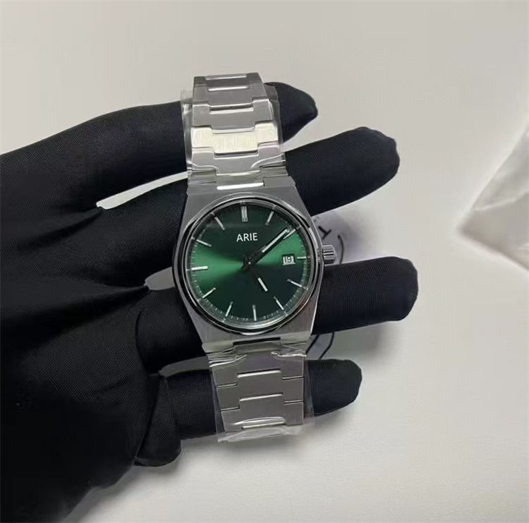 สีเขียวเข้ม