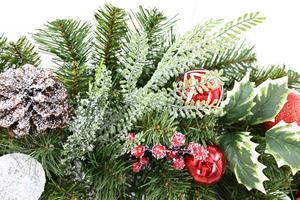 Guirlande de porte de Noël artificielle personnalisée avec ornements pour les fêtes - Product Image 4