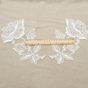 <span class=keywords><strong>Collar</strong></span> de encaje blanco elegante de flor rosa con accesorio de bordado Producto decorativo - Product Image 3