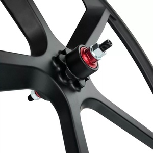 Juego de Ruedas para <span class=keywords><strong>Bicicleta</strong></span> de Carretera BMX RAYMAX de <span class=keywords><strong>26</strong></span> Pulgadas 700C con Frenos V, Llanta Integrada de Aleación de Magnesio/Aluminio con Recubrimiento en Polvo - Product Image 3