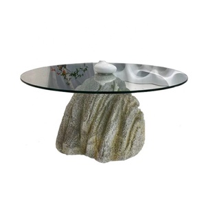 Tavolino da Caffè con Base in FRP Ispirata alla Pietra, Design Organico Minimalista con Finitura Beige e Piano in Vetro Temperato <span class=keywords><strong>per</strong></span> <span class=keywords><strong>Soggiorno</strong></span> in Stile Wabi Sabi - Product Image 6