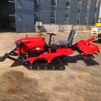 Motoculteur chenillé 25 CV avec machine à retourner la paille et semoir pour la préparation des champs de balleines sur sol sec, machine agricole compacte