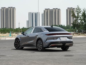 BYD <span class=keywords><strong>Han</strong></span> <span class=keywords><strong>L</strong></span> EV Veicolo Elettrico ad Alta Velocità AWD 4WD, Auto Cinese ad Alte Prestazioni, Berlina 4 Porte 5 Posti, 701km 680 CV, Modello 2025 - Product Image 3