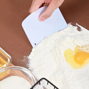 Wholesale Plastic Dough Weight <b>Cutter</b> Cookie <b>Bread</b> Pizza Tools Spatula for Cake Butter Scraper Pastry and Bakery Kitchen - Product Image 5