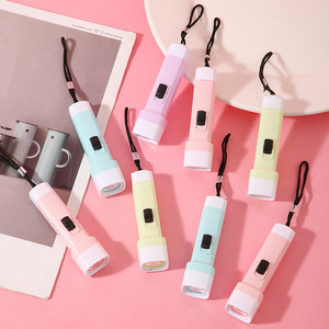Mini linterna de color macarrón, luz LED portátil EDC, diseño de llavero para uso en exteriores - Product Image 3