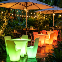 Meubles de restaurant personnalisés, chaises de restaurant d'extérieur en plastique imperméable avec éclairage RGB solaire, pour café, hôtel, bar, événements