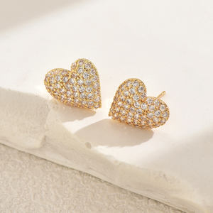 Vente en gros de boucles d'oreilles tendance en cuivre géométriques en forme de cœur pour fêtes et cadeaux de bijoux en zircon à la mode - Product Image 4