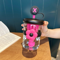 Botol Minum Plastik Lucu Motif Bunga 500ml, Portable, Dilengkapi Sedotan, Cocok untuk Olahraga, Bepergian, dan Aktivitas Luar Ruangan