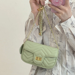 <span class=keywords><strong>Sac</strong></span> carré petit format pour femme, motif losanges verts frais, avec chaîne, doublure en polyester et bandoulière unique – Collection été 2026 - Product Image 1