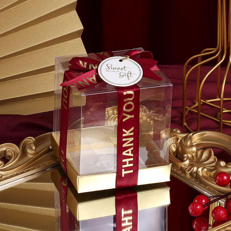 Rouge avec ruban et carte