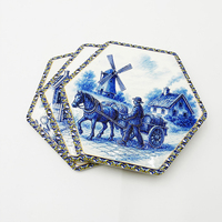 Sous-verres hexagonaux en céramique bleu Delft avec motif moulin à vent hollandais et artisanat - Ensemble de 6 avec support en bambou