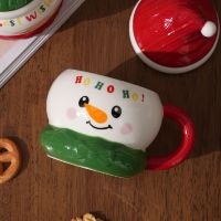 Décoration de Noël - Cadeau Festif - Tasse en Porcelaine au Design de Bonhomme de Neige Mignon - Tasse en Céramique Fantaisie de 400 ml avec Couvercle en Forme de Bonnet Tricoté