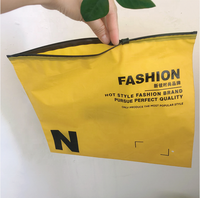 Sac à zip-lock givré personnalisé mat refermable en plastique pour vêtement fermeture éclair EVA emballage transparent sac de t-shirt pour chaussures