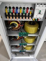 Haute précision 3 phases 380V 400V 415V 440V Avr 90KVA 100Kva 150kva statique AVR Ac régulateur de tension automatique