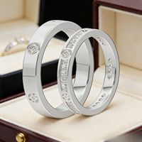 Ensemble de bagues créatives pour couple avec zircon serti à griffes, plaqué or - Cadeau de fiançailles, de mariage ou d'anniversaire