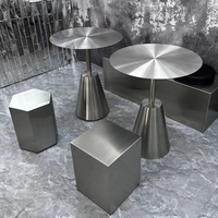 Table pliable en acier inoxydable de style industriel, durable et écologique, pour les cafés, les salons de thé, les hôtels, les salles à manger et les ateliers