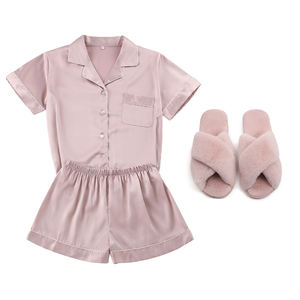 Il <span class=keywords><strong>pigiama</strong></span> in <span class=keywords><strong>raso</strong></span> da donna abbina il Set di indumenti da notte corti con pantofola in peluche e le sue dimensioni - Product Image 2
