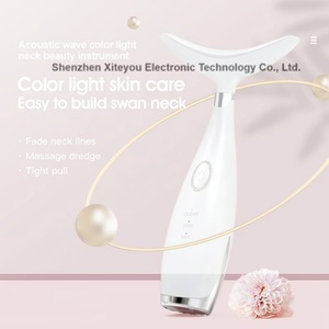 Masseur facial et cervical rechargeable au design élégant avec thérapie par la lumière, fonction chauffante et vibrante pour raffermir la peau - Product Image 2