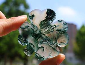 จี้คริสตัลแกะสลักรูปใบโคลเวอร์สี่แฉกจากมอสอาเกตธรรมชาติคุณภาพสูงสำหรับทำเครื่องประดับ ของขวัญ และของตกแต่ง - Product Image 4