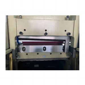 Machine de découpe automatique à froid et à chaud, prix usine chinois, pour emballages en bois de haute qualité pour l'habillement et l'industrie chimique - Product Image 4