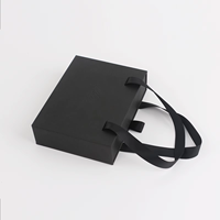 Boîte-cadeau d'emballage de papier de carton recyclable rigide dur imprimé de logo personnalisé écologique poignée de ruban pour éponge de chaussettes